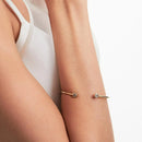 BRACELETE COM ZIRCÔNIAS REDONDAS E ABERTURA
