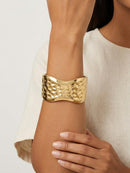 BRACELETE ABAULADO MARTELADO
