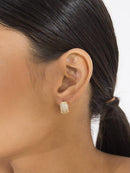 ARGOLA CLÁSSICA CRAVEJADA P